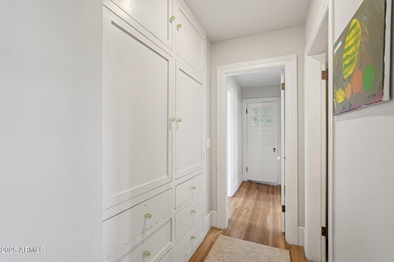 37-web-or-mls-W Lynwood St-S1412-037