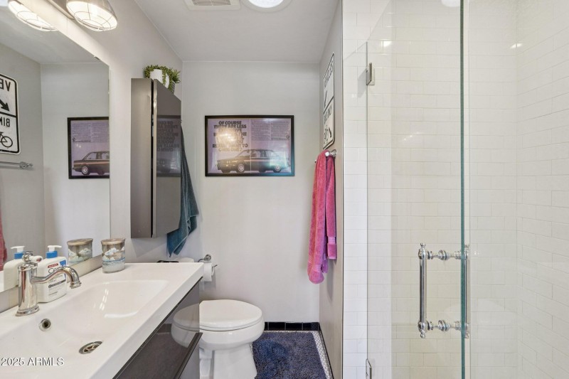 42-web-or-mls-W Lynwood St-S1412-042