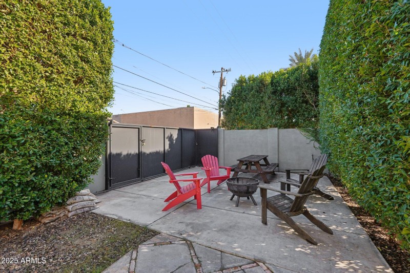 61-web-or-mls-W Lynwood St-S1412-061