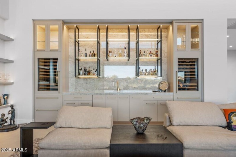 005_Great Room Bar Area