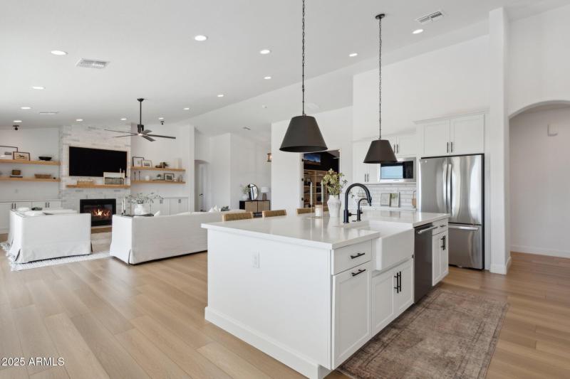 20-web-or-mls-13637-e-eclipse-dr