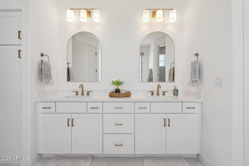 28-web-or-mls-13637-e-eclipse-dr