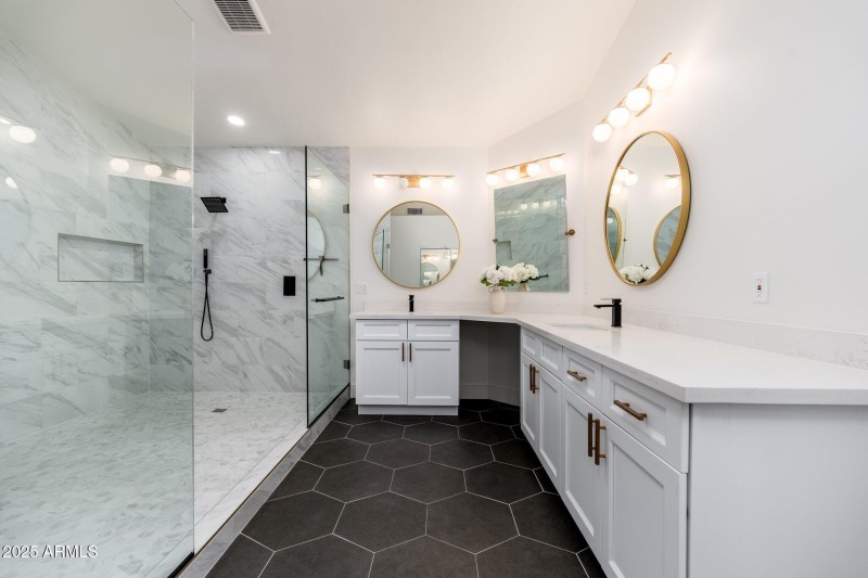 5010 E Nisbet Rd - 28