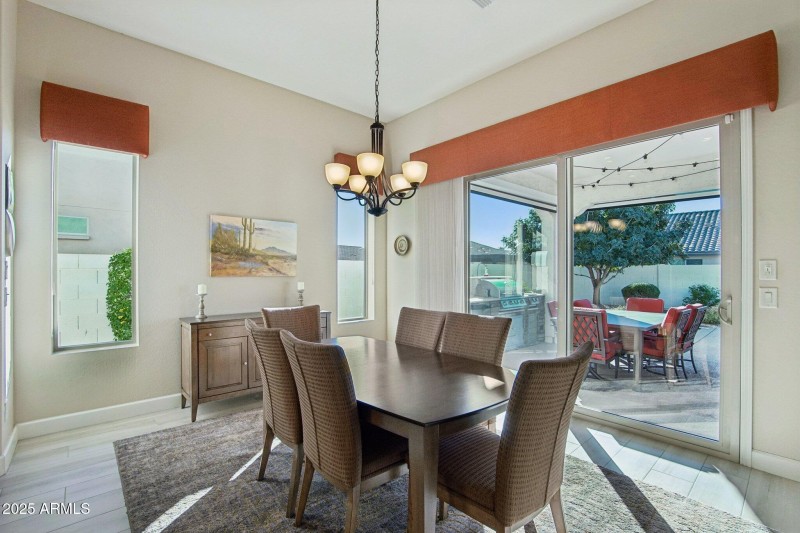 9-web-or-mls-W Berkeley Rd-S1712-009