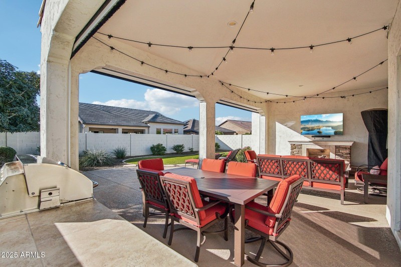 27-web-or-mls-W Berkeley Rd-S1712-027