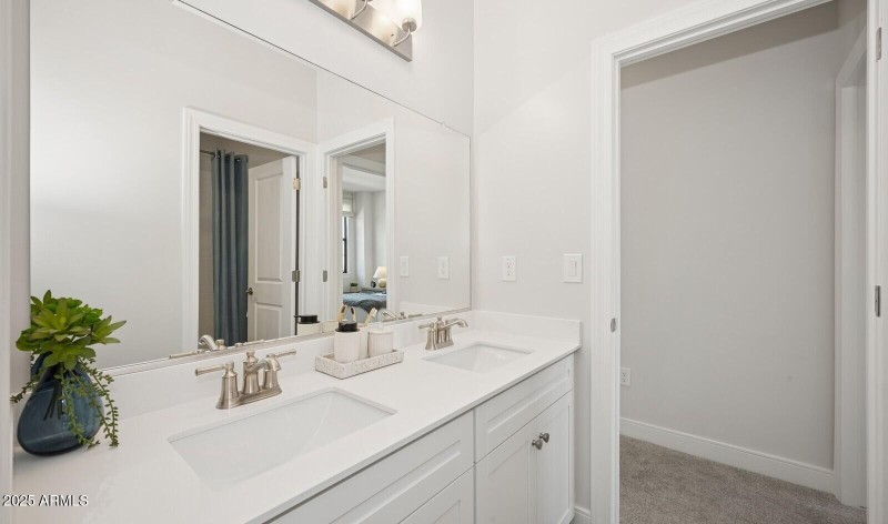 172783_Honeysuckle Trail_Hampton_Hall Ba