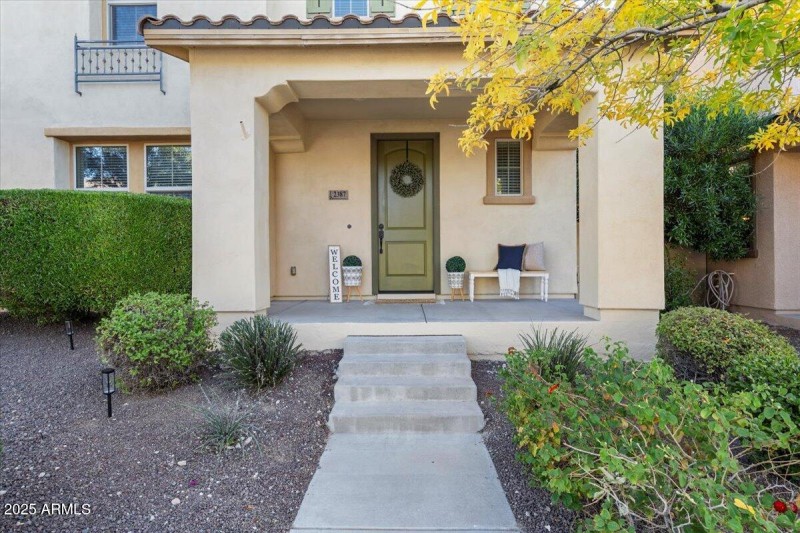 2387 N Heritage_Front Porch