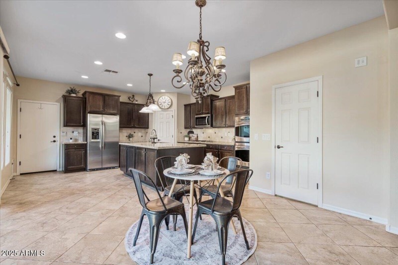 2387 N Heritage_Kitchen