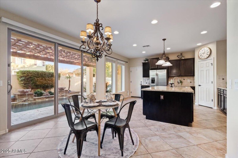 2387 N Heritage_kitchen