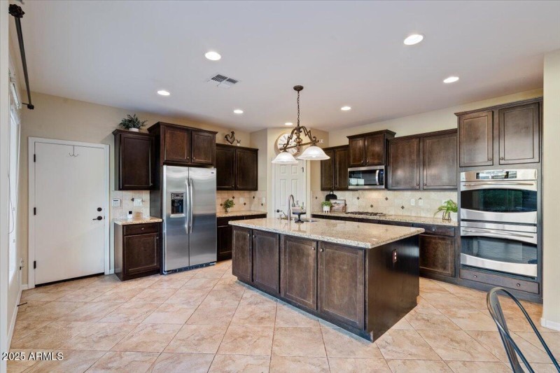 2387 N Heritage_Kitchen