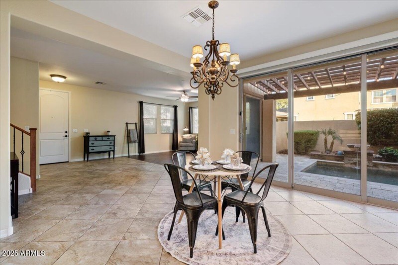 2387 N Heritage_kitchen