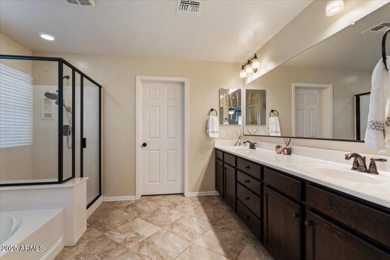 2387 N Heritage_Primary Bath