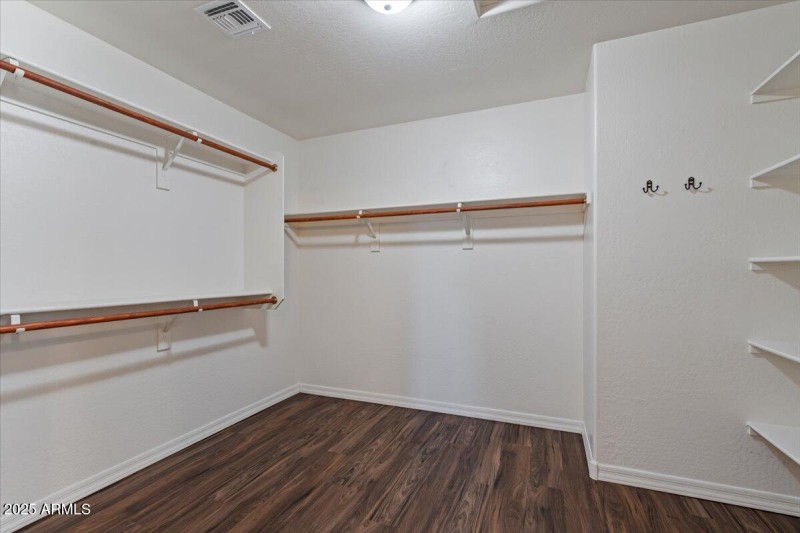 2387 N Heritage_Primary Walk in