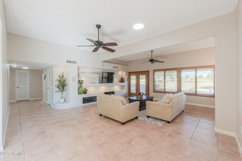 17801 N Boswell Blvd