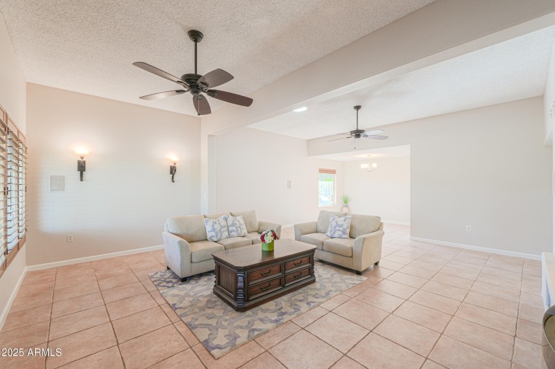 17801 N Boswell Blvd