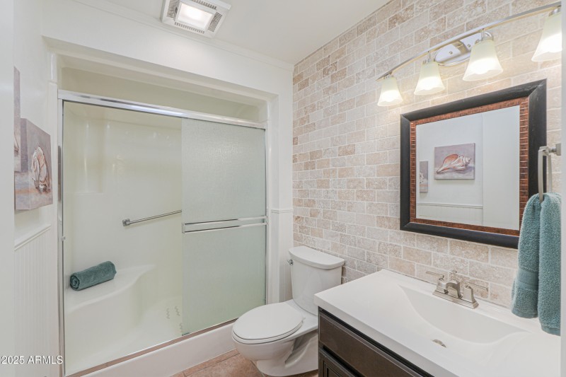 17801 N Boswell Blvd