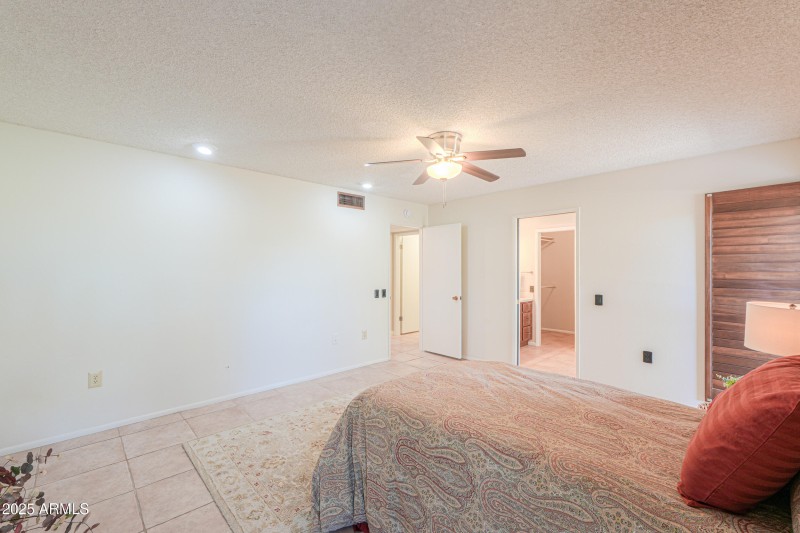 17801 N Boswell Blvd