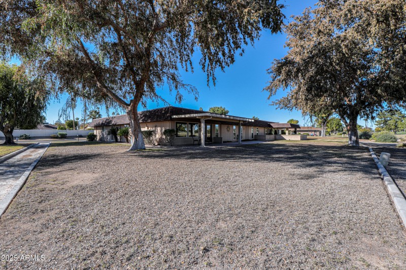 17801 N Boswell Blvd