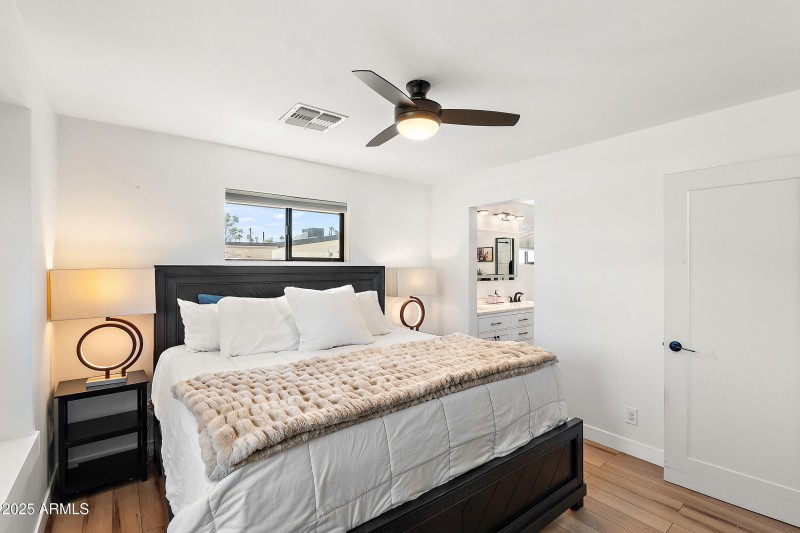 15_2050 n 71st st-12