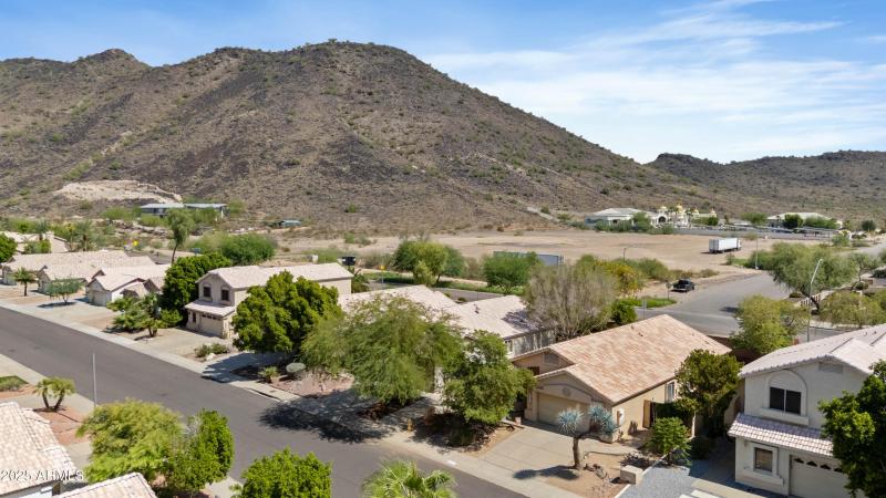 Foothills & Neighborhood View