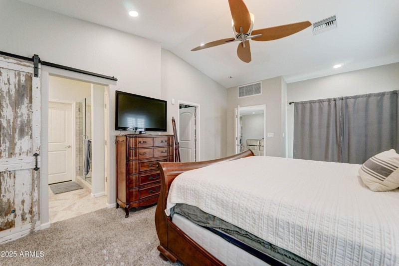 4001 E Indianola Ave-17