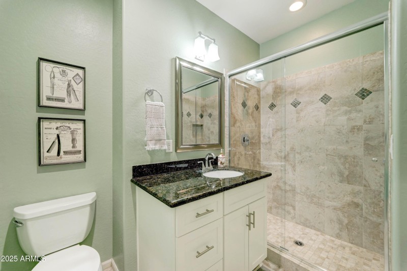 4001 E Indianola Ave-25