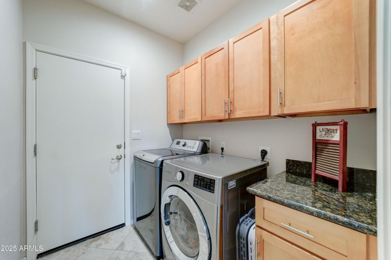 4001 E Indianola Ave-26