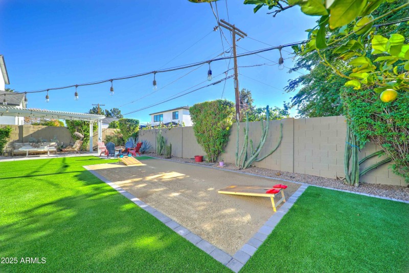 4001 E Indianola Ave-36