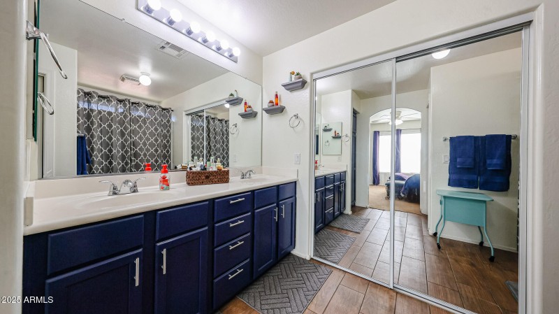 Full Primary Bathroom