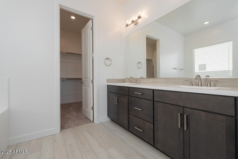 Tri Pointe Soleo 512 - Primary Bathroom