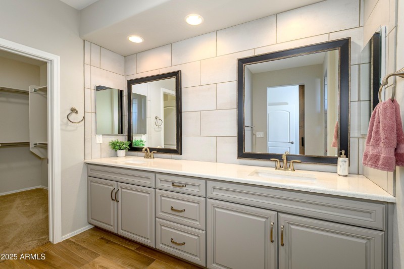 Primary Bath w/Double Sinks