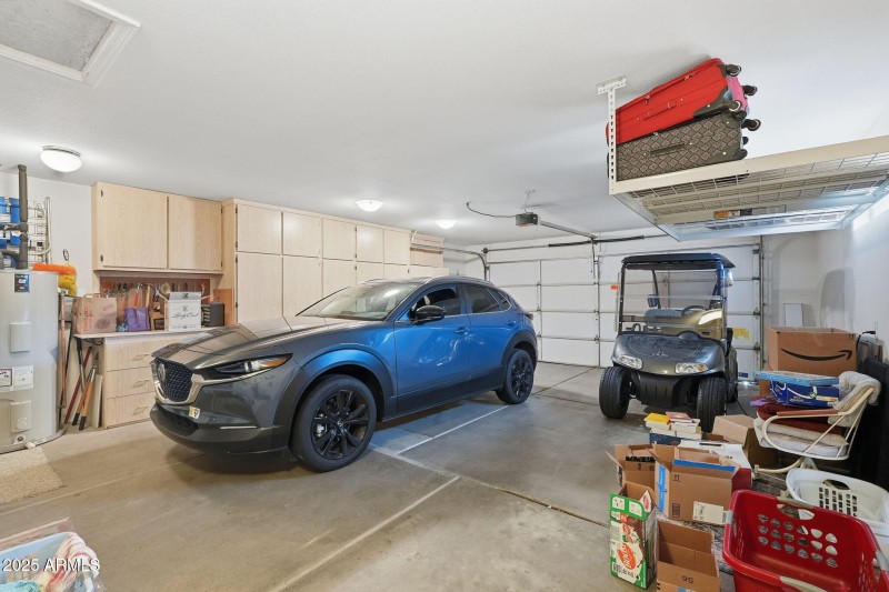 Large Garage with Cabinets