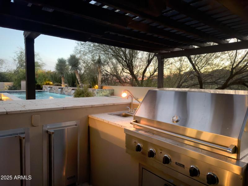 Entertaining. Elevated. Poolside.