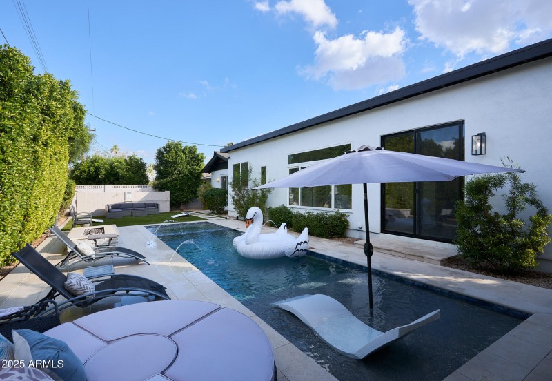 PropertyImageCo_8620EPlazaAve_WEB_2