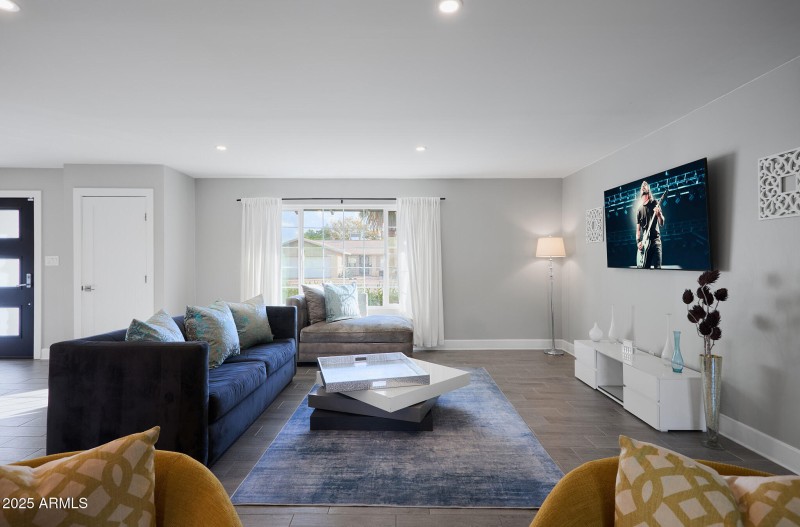 PropertyImageCo_8620EPlazaAve_WEB_6