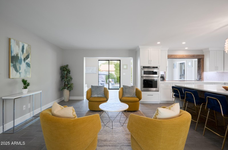 PropertyImageCo_8620EPlazaAve_WEB_8