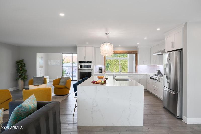 PropertyImageCo_8620EPlazaAve_WEB_13