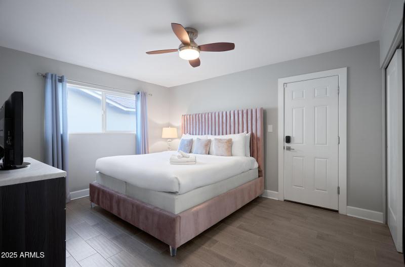 PropertyImageCo_8620EPlazaAve_WEB_25