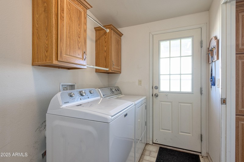 025_photo25_6464_old_homestead_rd