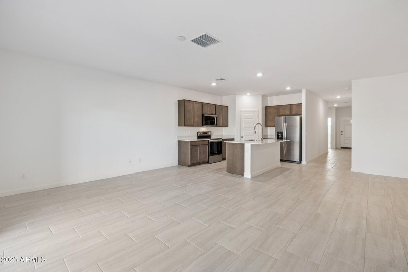 7-web-or-mls-23968-w-pima-st