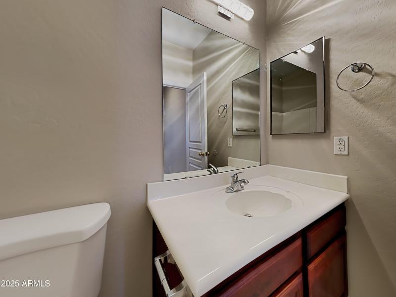 1004650.46008 W Amsterdam Road_12