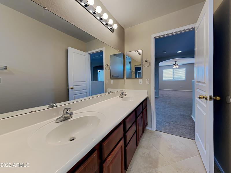 1004650.46008 W Amsterdam Road_14