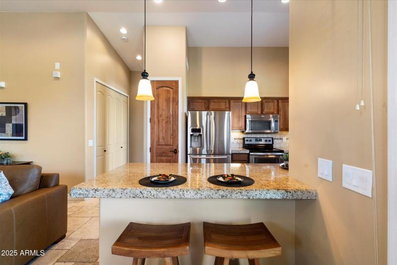 Breakfast/Serving Bar