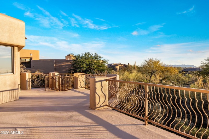 56-web-or-mls-D46A7506