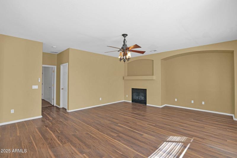 21-web-or-mls-P1404768