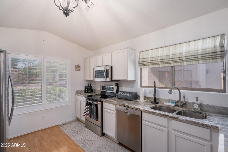 2246 E Soft Wind Dr (06)