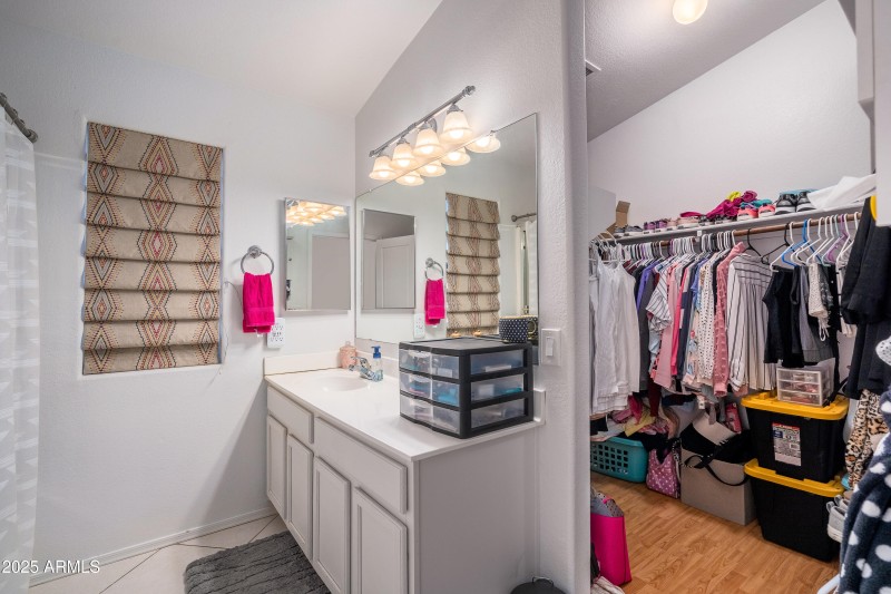 2246 E Soft Wind Dr (18)