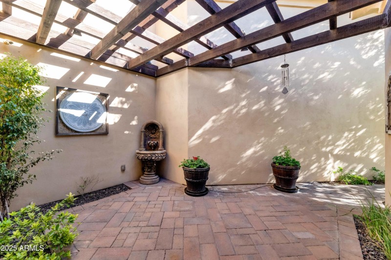 Private Courtyard