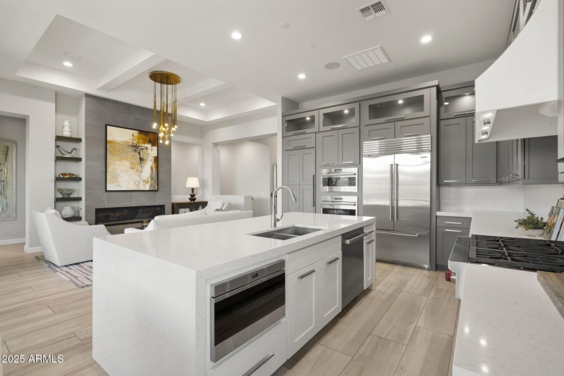 12-web-or-mls-16037-e-ridgestone-dr