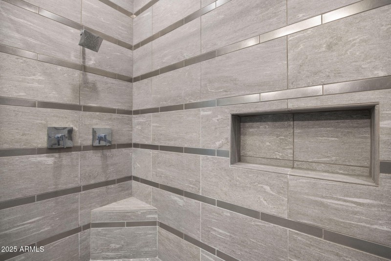 21-web-or-mls-16037-e-ridgestone-dr